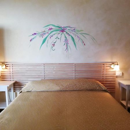 Albergo Villa Angela Toscolano Maderno Exteriör bild