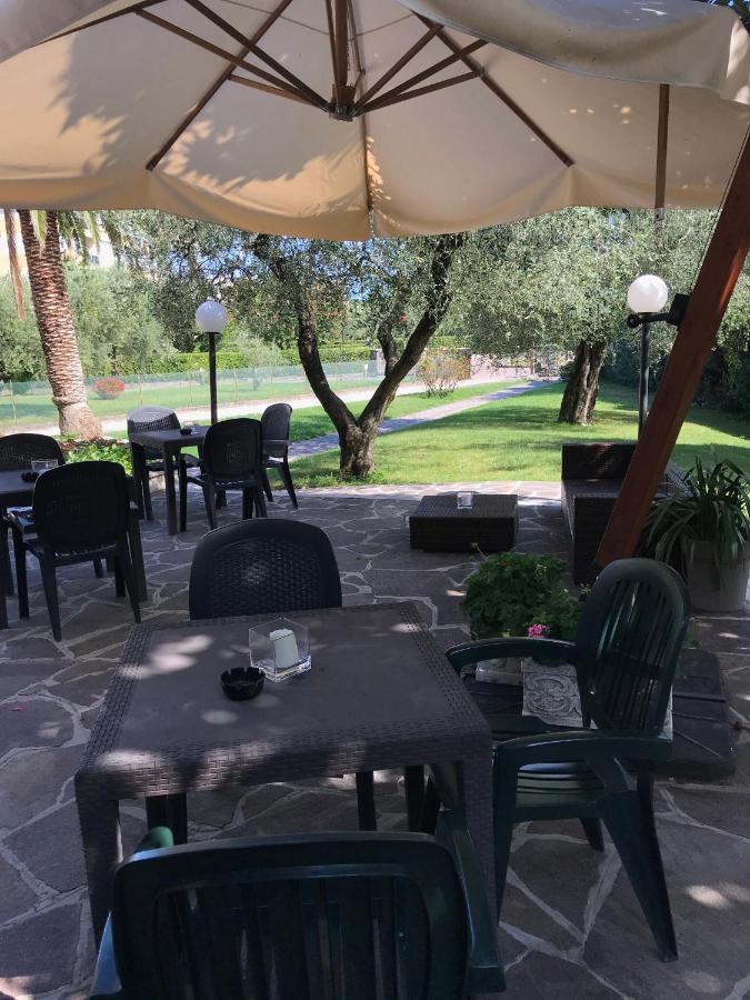 Albergo Villa Angela Toscolano Maderno Exteriör bild