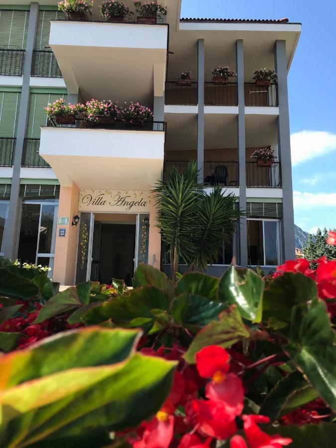 Albergo Villa Angela Toscolano Maderno Exteriör bild