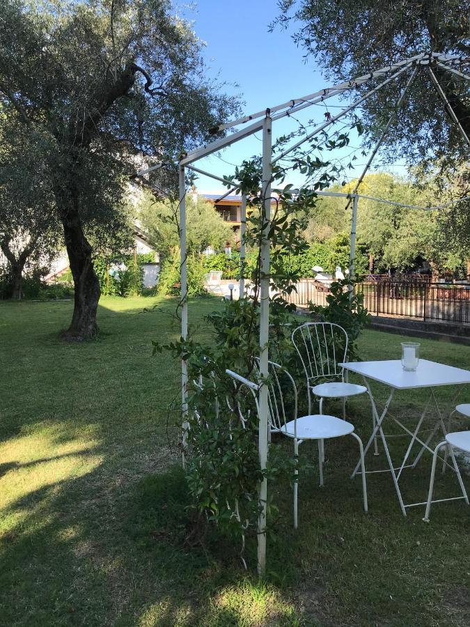 Albergo Villa Angela Toscolano Maderno Exteriör bild