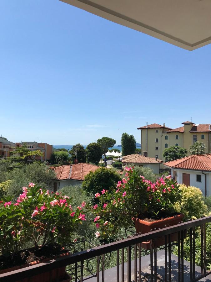 Albergo Villa Angela Toscolano Maderno Exteriör bild