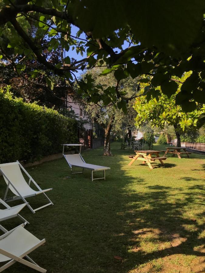 Albergo Villa Angela Toscolano Maderno Exteriör bild
