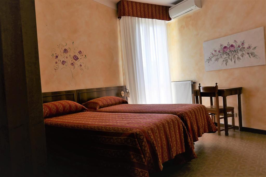 Albergo Villa Angela Toscolano Maderno Exteriör bild