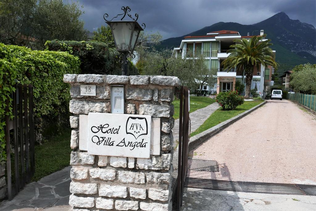 Albergo Villa Angela Toscolano Maderno Exteriör bild